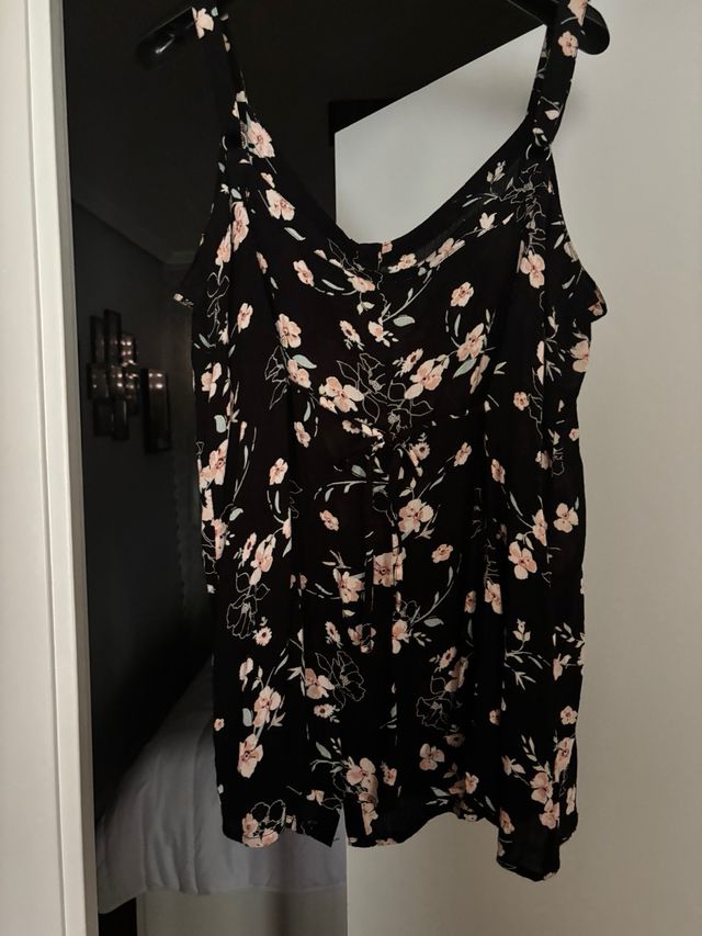 Blusa negra estampada tirantes