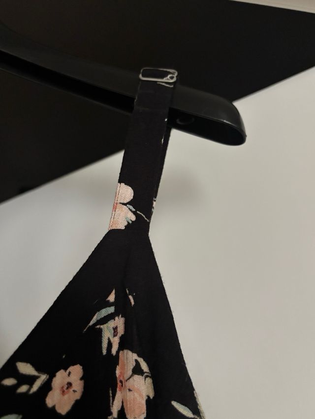 Blusa negra estampada tirantes