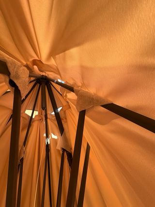 Urge!! Sombrilla cuadrada m 3x3m Beige con base