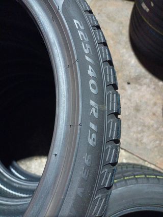 Neumáticos  225/40/19 93V