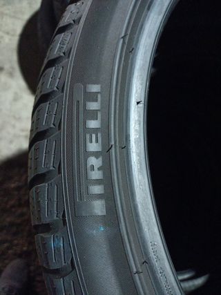 Neumáticos  225/40/19 93V