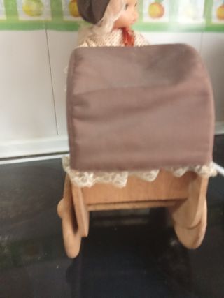 Muñeca años 70 con cochecito. Mama luchy 