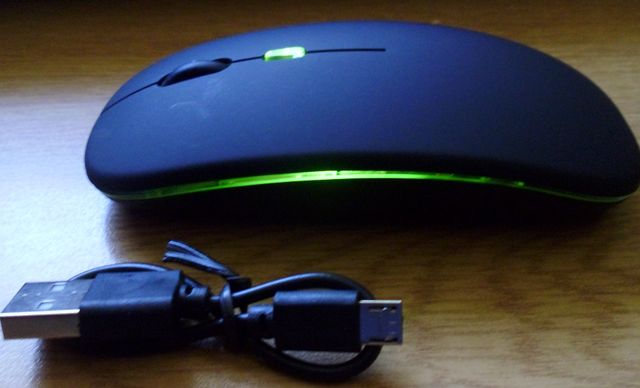 Ratón inalámbrico. Negro/Dorado/con luces