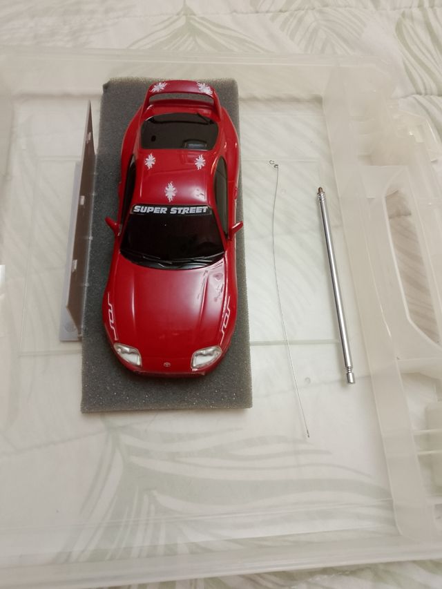 Coche teledirigido Toyota Supra