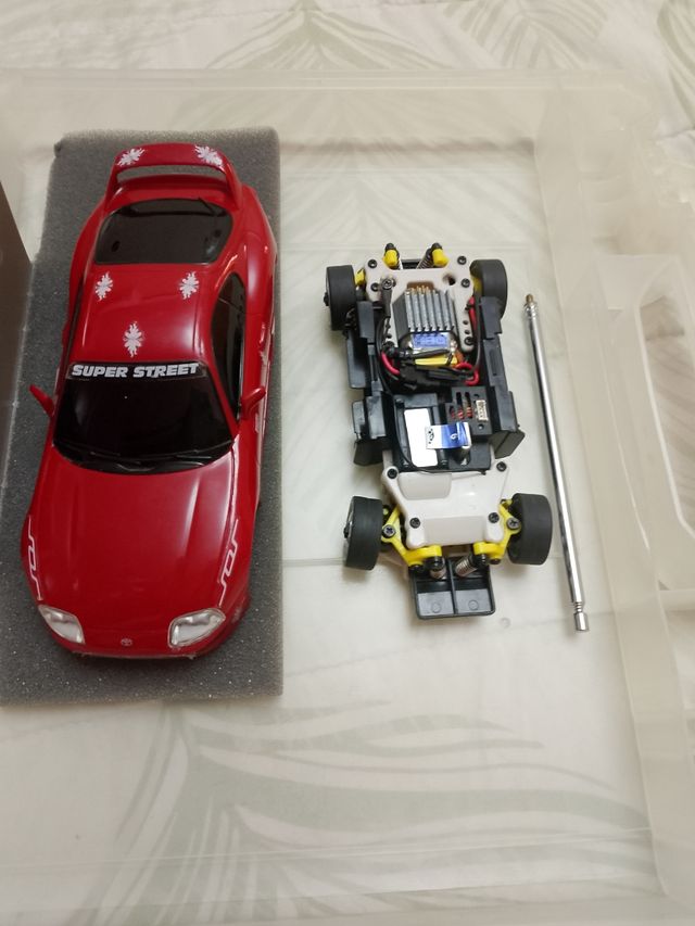 Coche teledirigido Toyota Supra