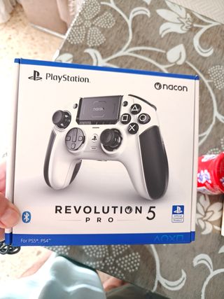 Nacon Revolution 5 Pro PS5 - Blanco/Gris