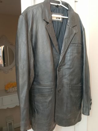 Chaqueta negra piel