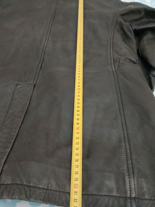 Chaqueta negra piel