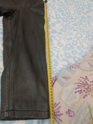 Chaqueta negra piel