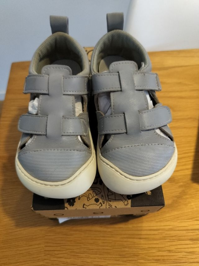 Zapato Feroz Jávea Rocker gris. Talla 26