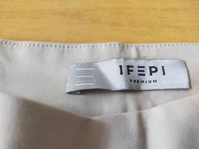 Pantalones beige IFEPI