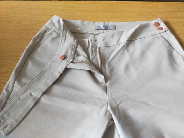 Pantalones beige IFEPI