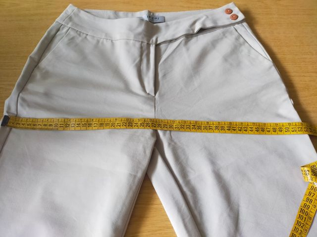 Pantalones beige IFEPI