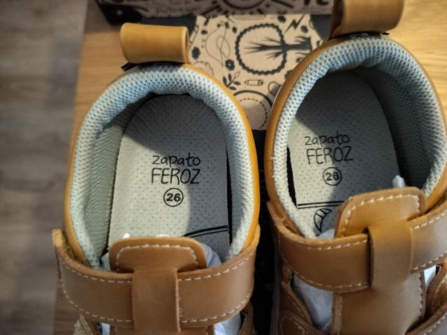 Zapato Feroz. Talla 26.Modelo Jávea Rocker mostaza