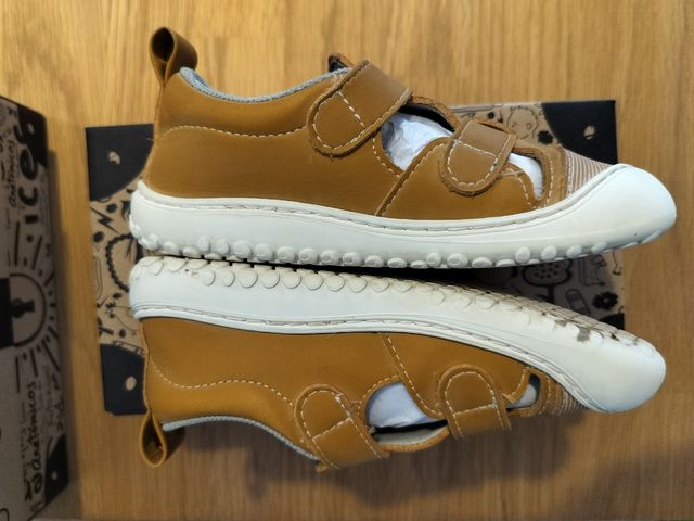 Zapato Feroz. Talla 26.Modelo Jávea Rocker mostaza