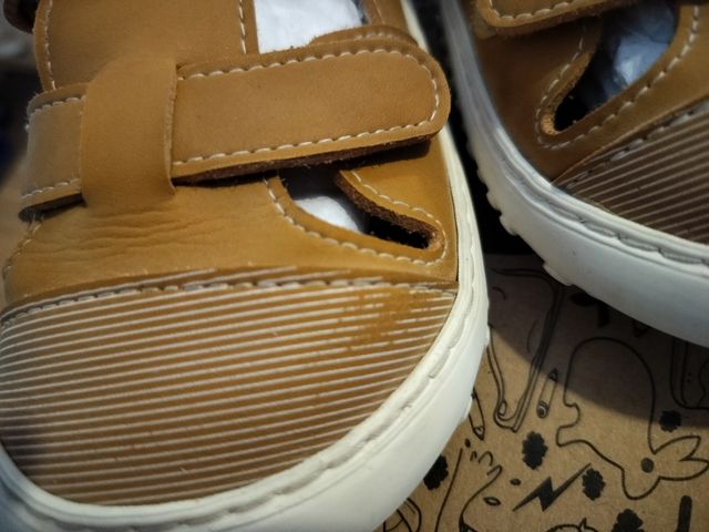 Zapato Feroz. Talla 26.Modelo Jávea Rocker mostaza