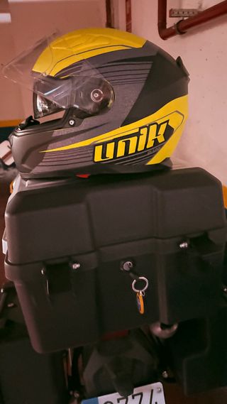 Casco moto Unik amarillo-negro + chaqueta