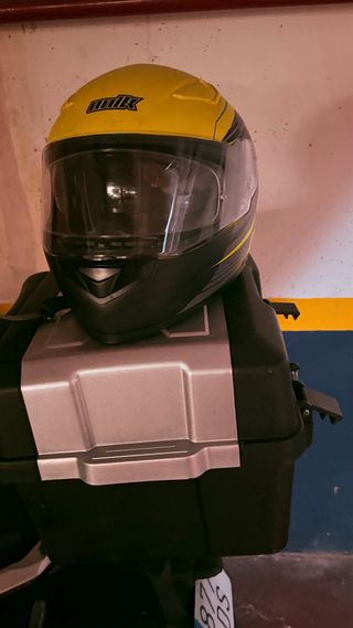 Casco moto Unik amarillo-negro + chaqueta