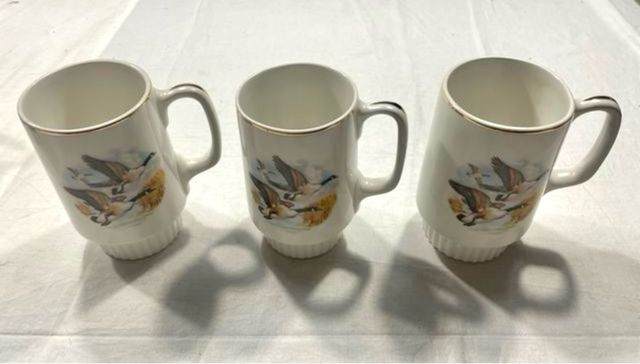 Jarra y 3 jarritas cerveza porcelana