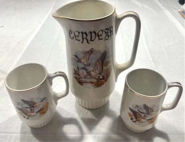 Jarra y 3 jarritas cerveza porcelana