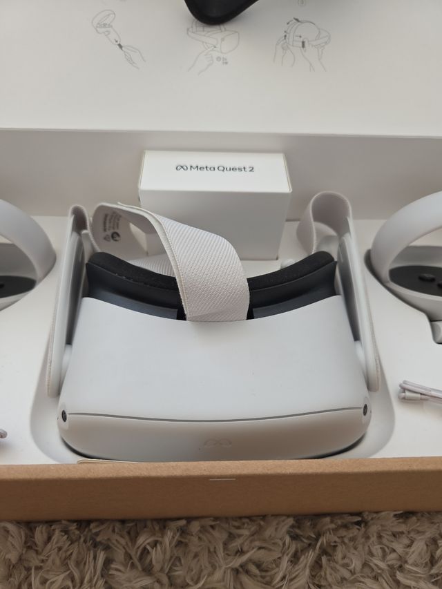 Meta Quest 2 - 128 GB - VR Headset