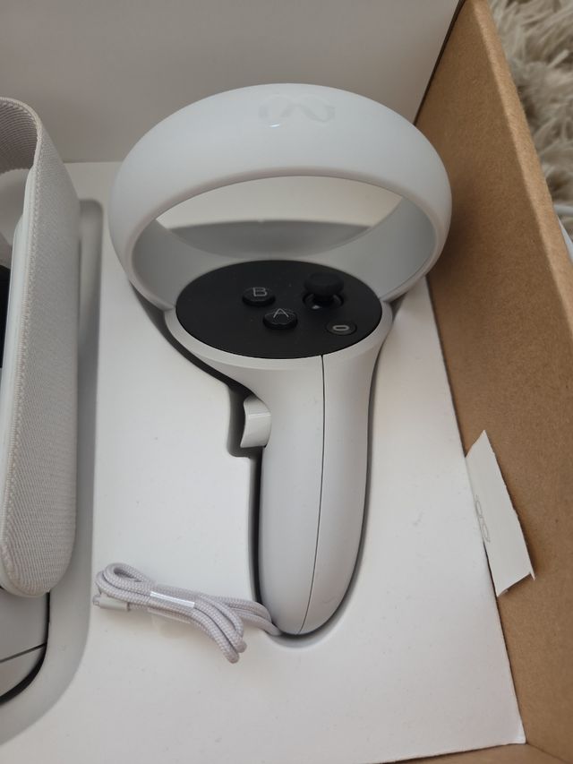 Meta Quest 2 - 128 GB - VR Headset