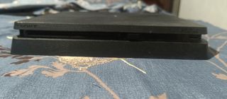 PS4 (PlayStation 4) Slim Negra