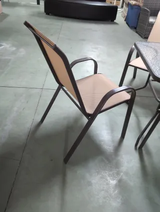 Mesa y 4 sillas jardín - Exterior