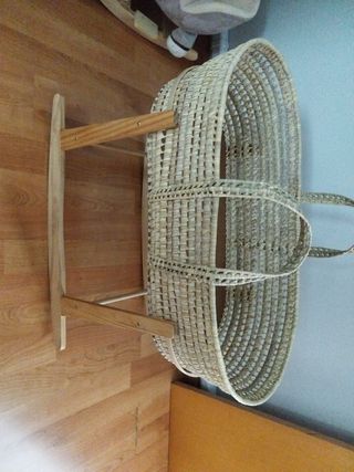 Cuna Moisés mimbre - Soporte madera