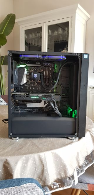 PC Gamer - Intel i5 8600K, GTX 1060 6GB, 16 GB Ram