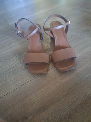 Tacones Parfois marrón, talla 37