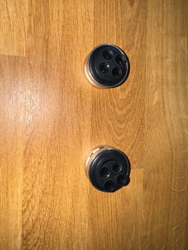 Suportes de monitor de computador, Óculos, Alto-falantes 14 €