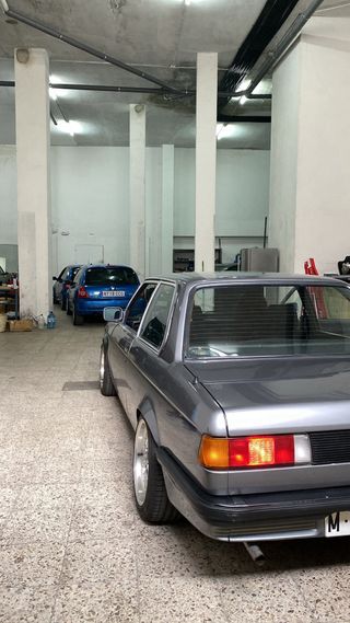 BMW e21 325i