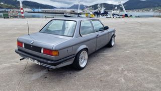 BMW e21 325i