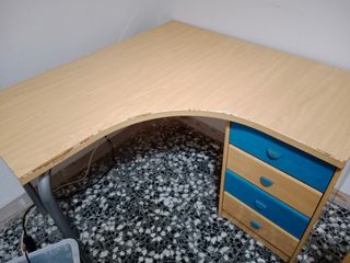 Escritorio esquinero infantil