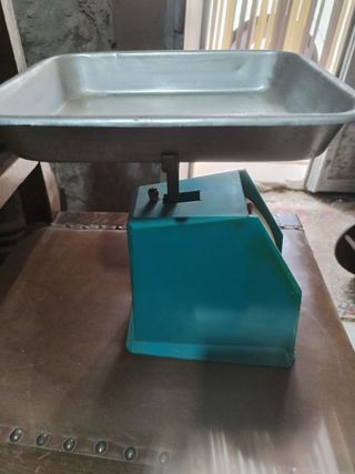 Báscula vintage de cocina marca Bernar - azul