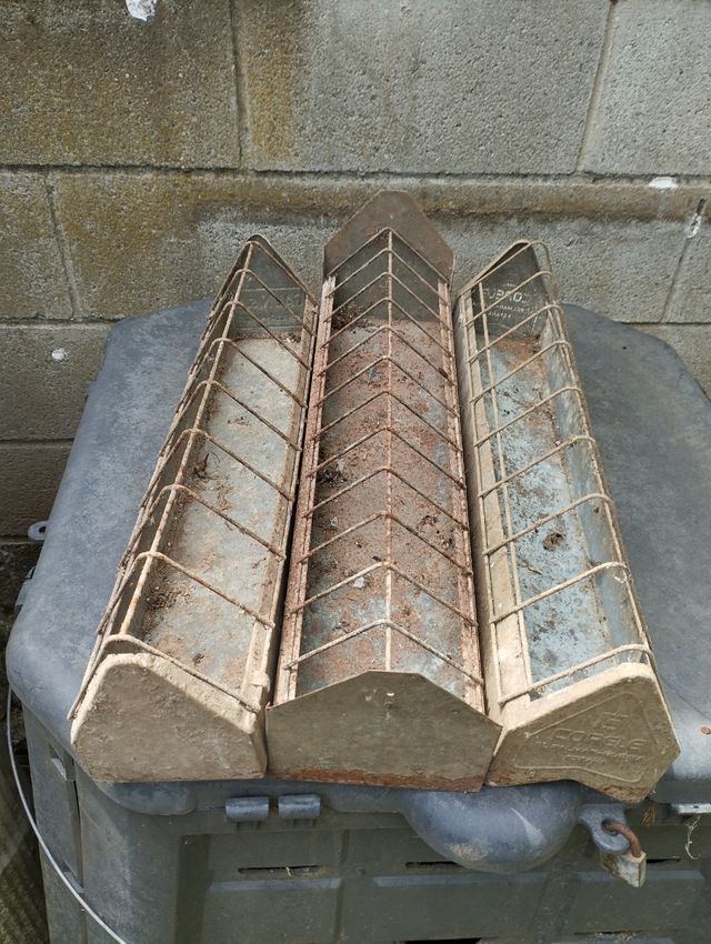 Bebederos y comederos aves