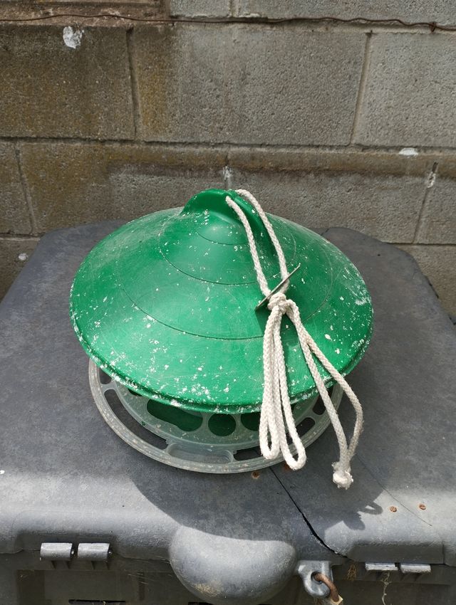 Bebederos y comederos aves