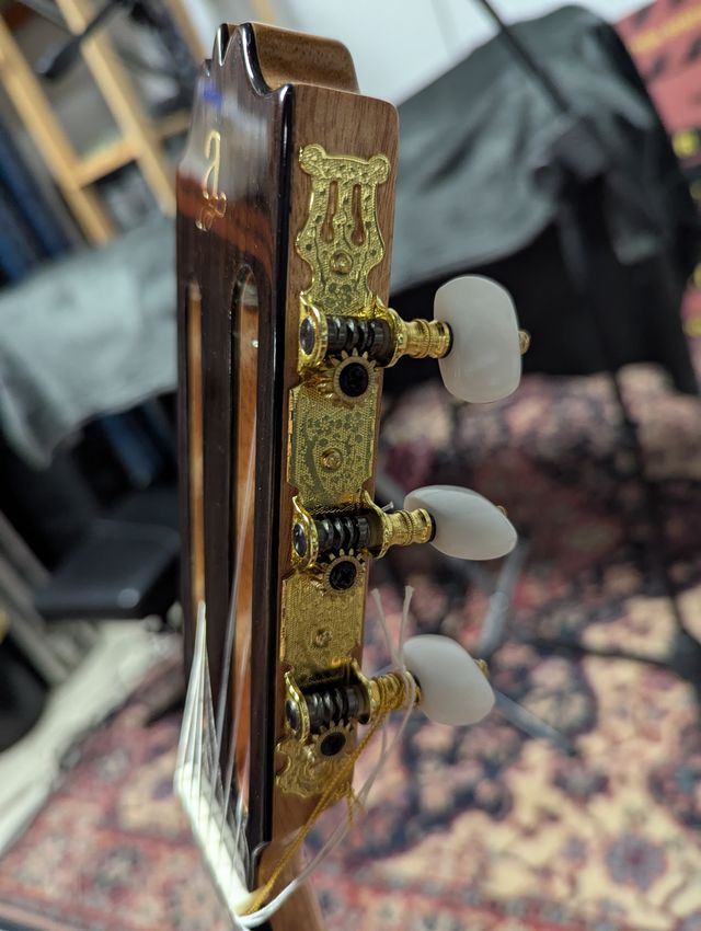 Guitarra clásica electrificada Admira A1 EF –NUEVA