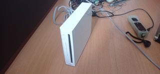 MOD Nintendo Wii blanca + 4 mandos