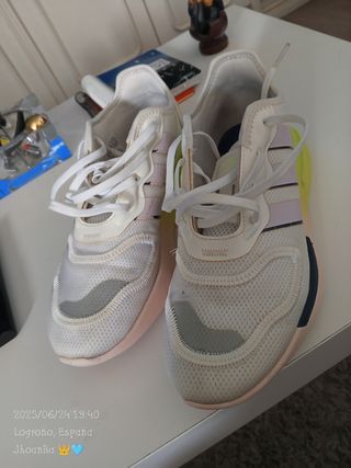 Zapatillas Adidas blancas y amarillas