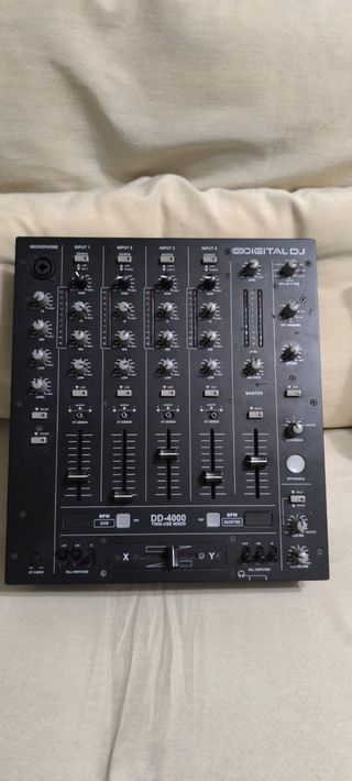 Mesa de mezclas Digital DJ DD-4000