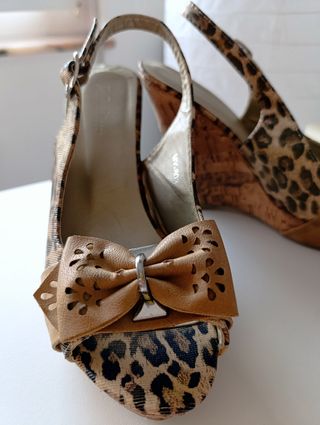 Sandalias cuña leopardo T36