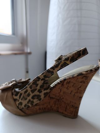 Sandalias cuña leopardo T36