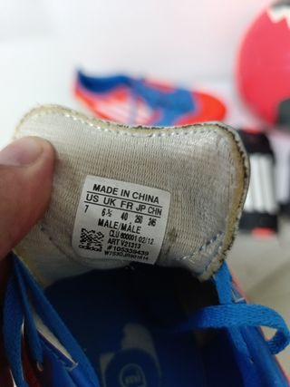 Kit fútbol Adidas: botas, espinilleras y balón