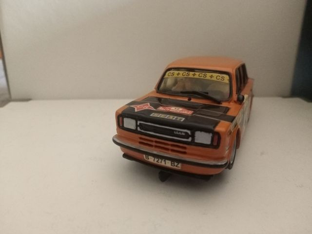 Scalextric team slot