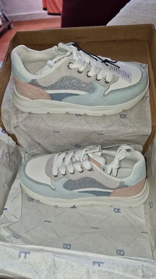 Zapatillas Friboo niña, multicolor Talla 30 y 31.