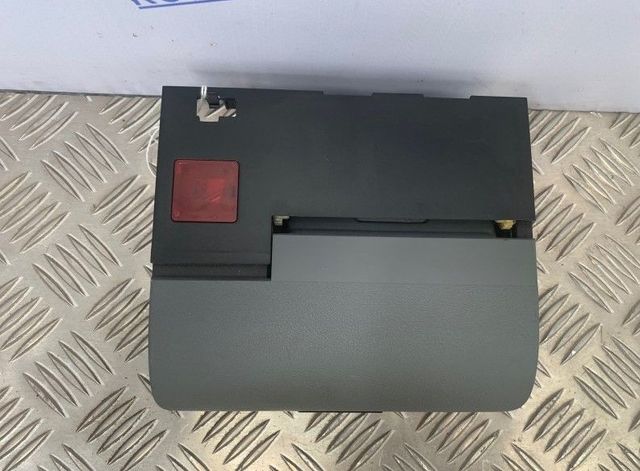 CENICERO GRIS AUDI TT 8N