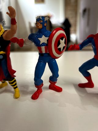 Lotto di 4 pupazzi in gomma PVC Marvel Avengers
