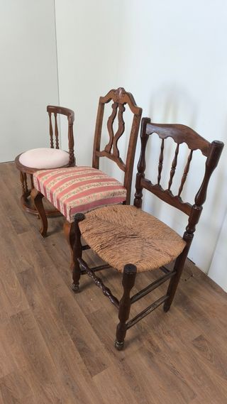 SILLAS ANTIGUAS DE MADERA A 20 UNA